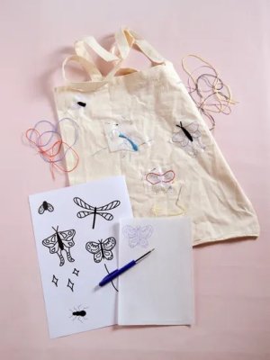 Zoom bild av Myra Tygkasse, Broderikit