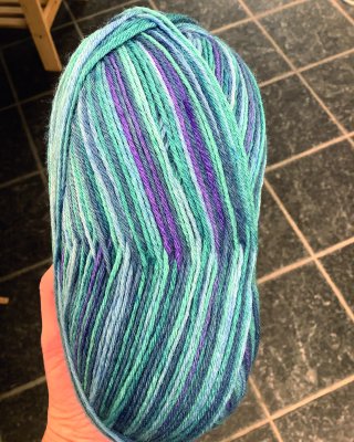 Zoom bild av 885604 Blå, Karen